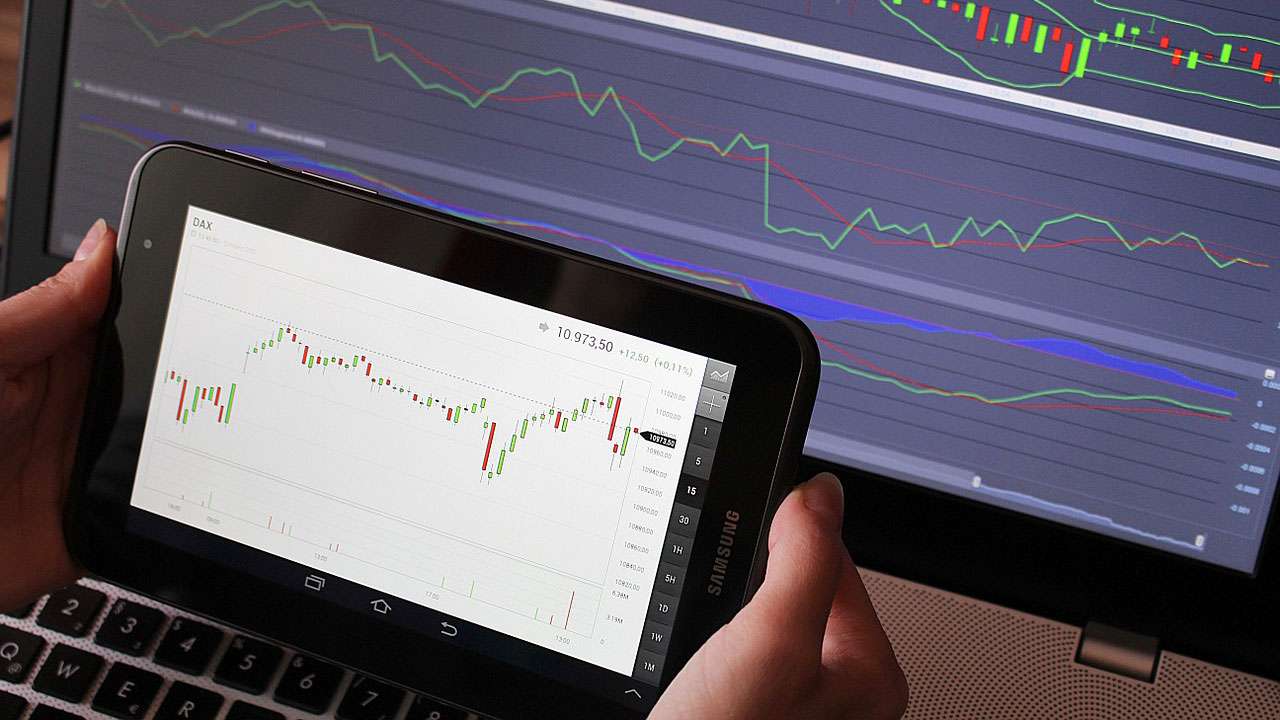 Bildschirme, Kurven, Annette Bauer, Yoga Xperience, Studien Yoga &copy; trading-643722/Pixabay