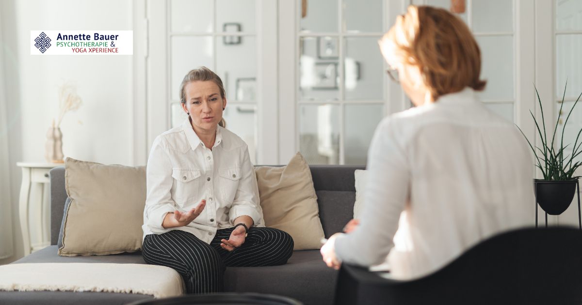 Zwei Frauen, Einsteiger Serie Wozu Coaching Yoga & Coaching 5 Annette Bauer Yoga Xperience