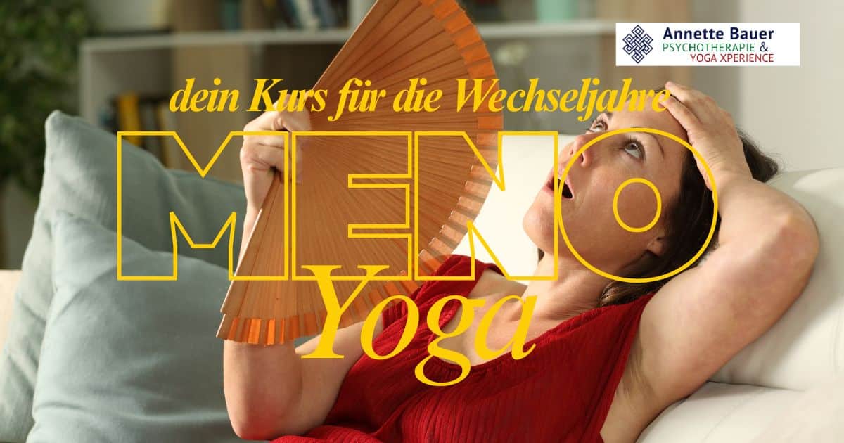 Frau, Faecher, MenoYoga Kurs Wechseljahre Annette Bauer Yoga Xperience